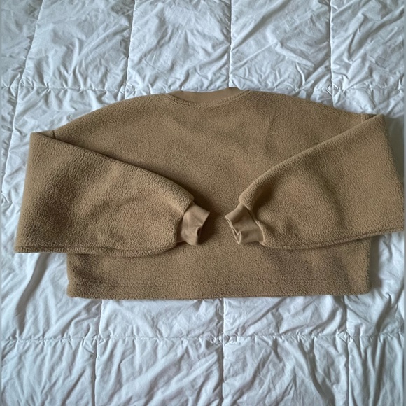 Cropped Aritzia long sleeve M - Picture 3 of 3